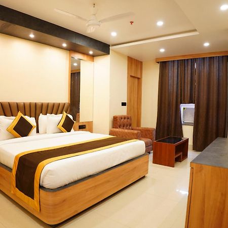 Hotel The Marutinandan Grand Deoghar Exteriér fotografie