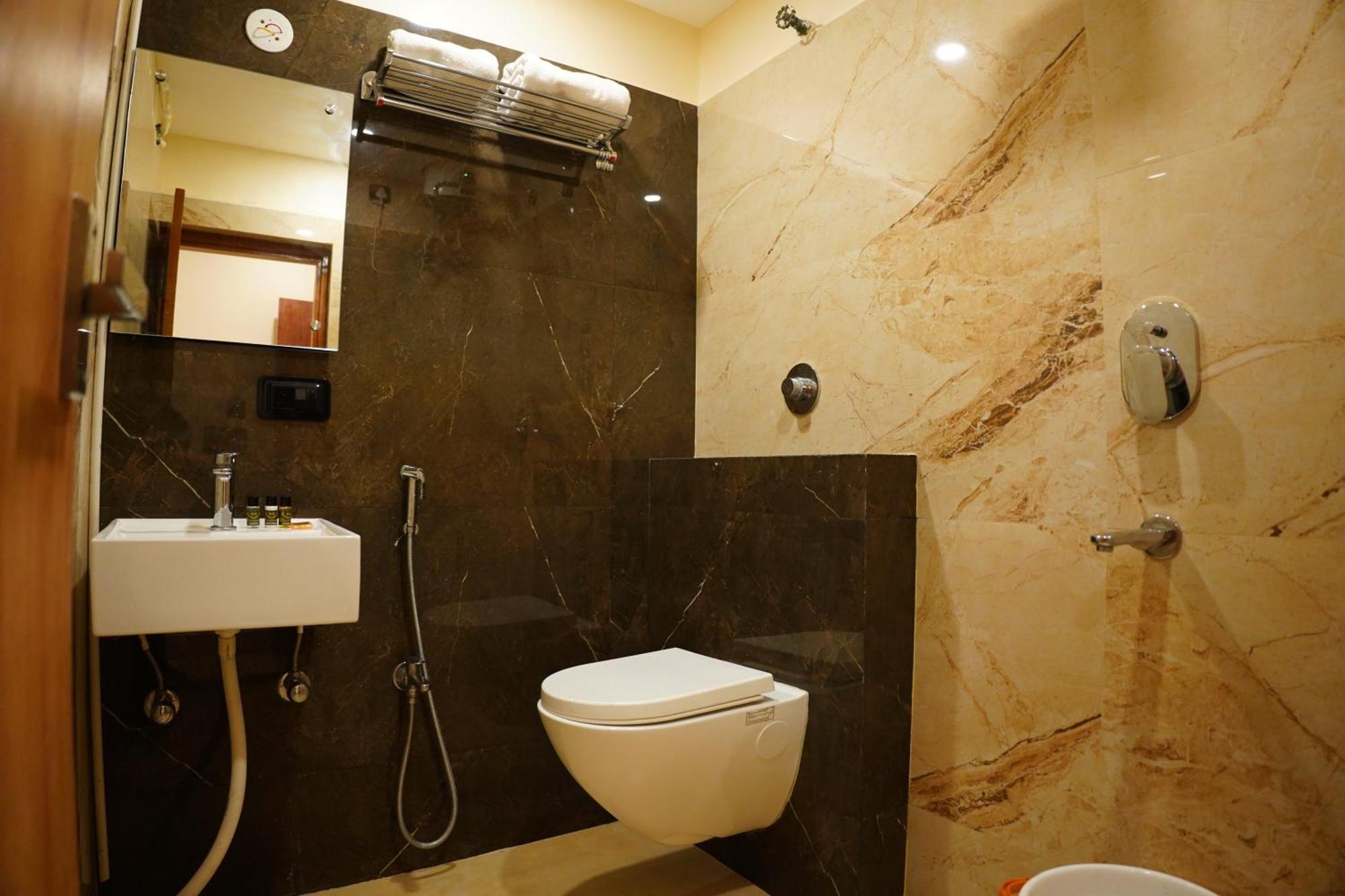 Hotel The Marutinandan Grand Deoghar Exteriér fotografie