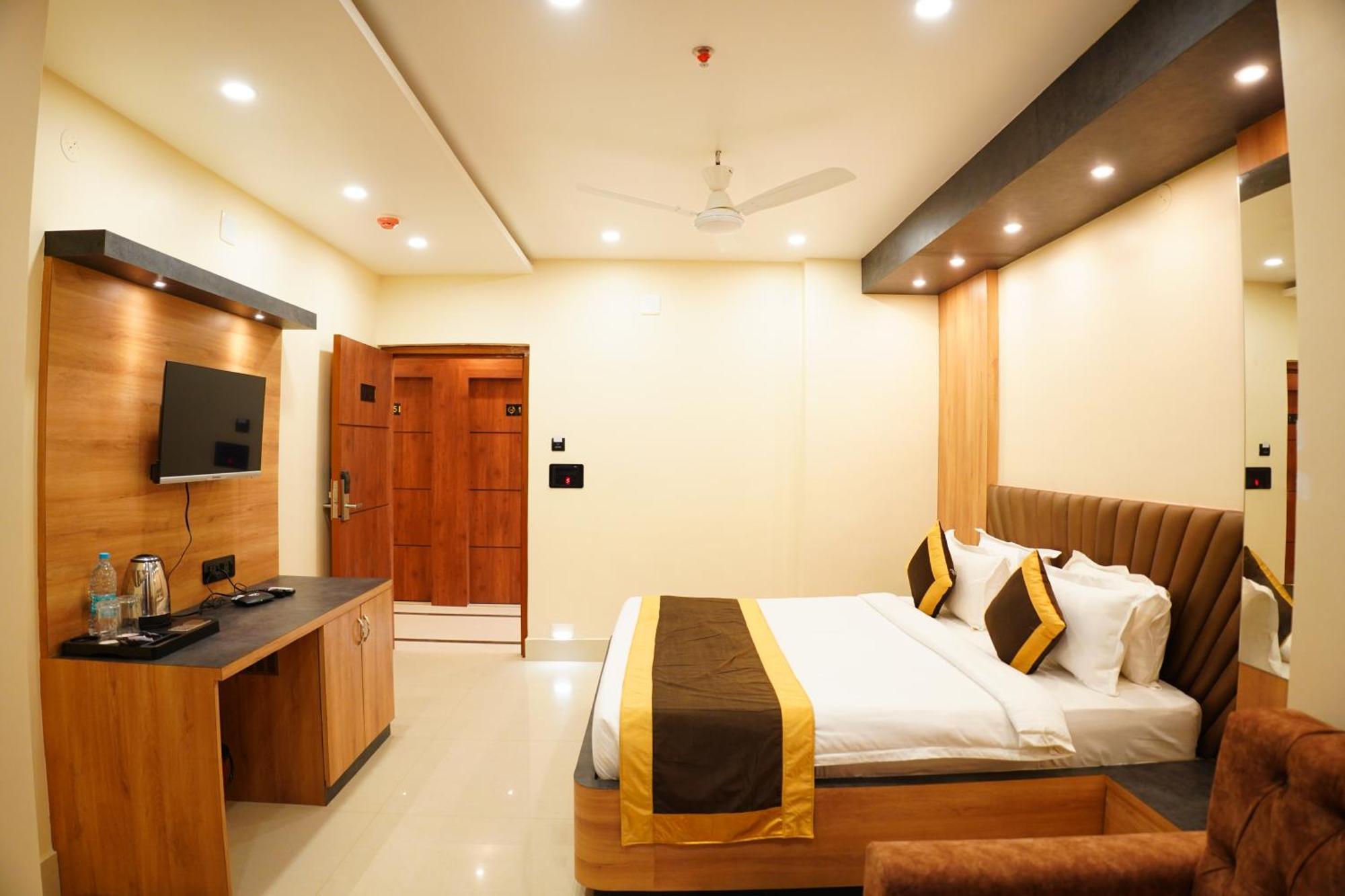 Hotel The Marutinandan Grand Deoghar Exteriér fotografie