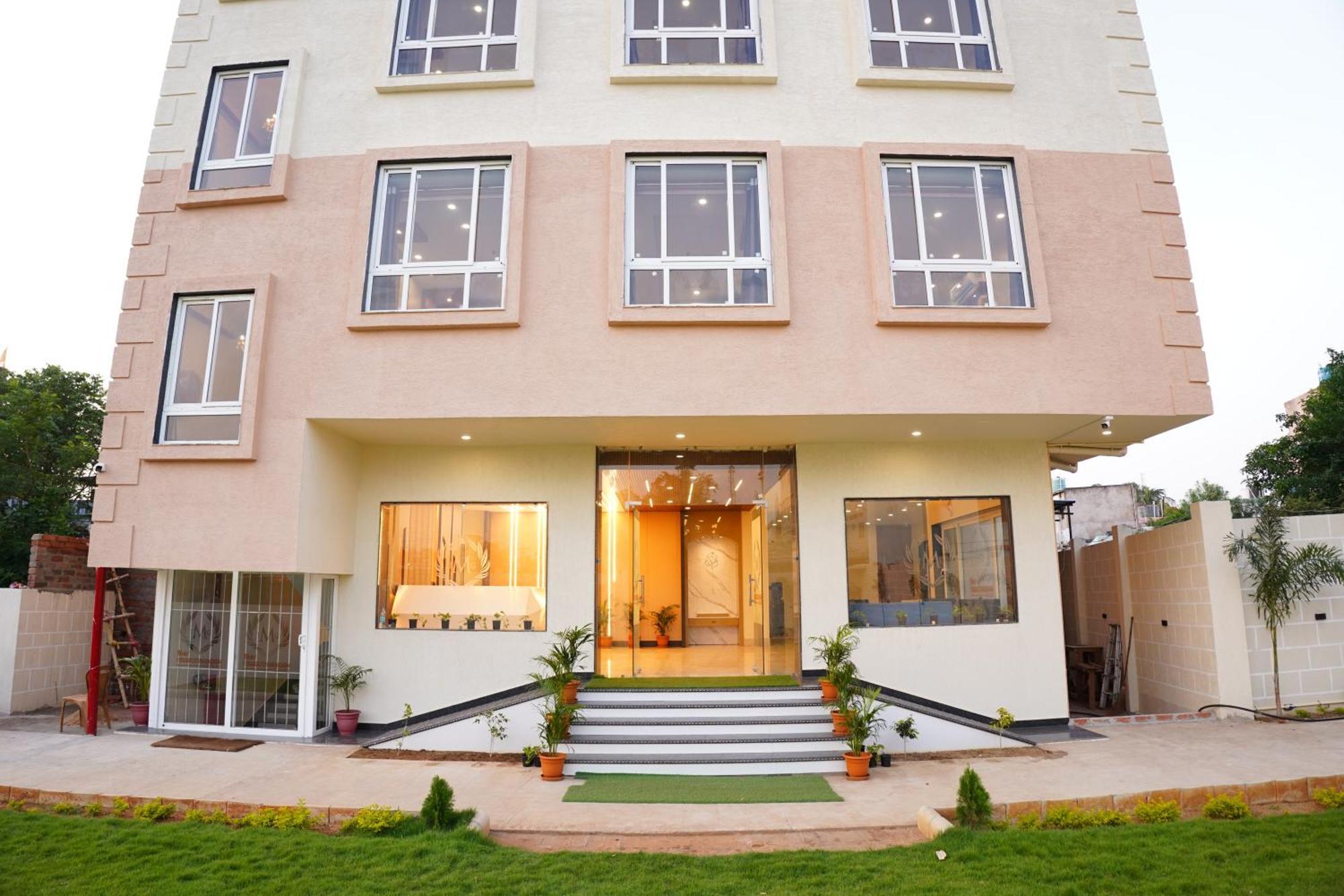 Hotel The Marutinandan Grand Deoghar Exteriér fotografie