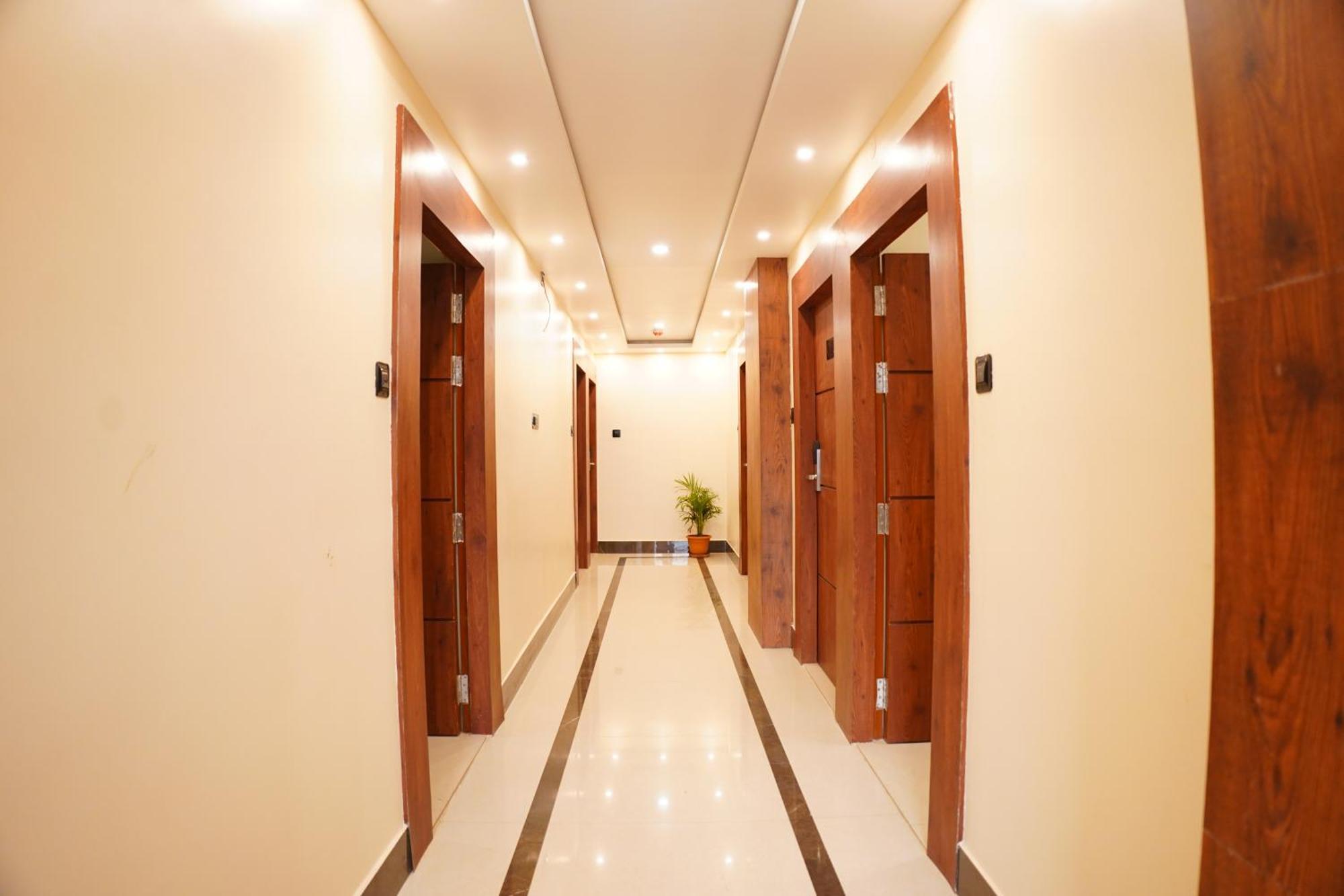 Hotel The Marutinandan Grand Deoghar Exteriér fotografie