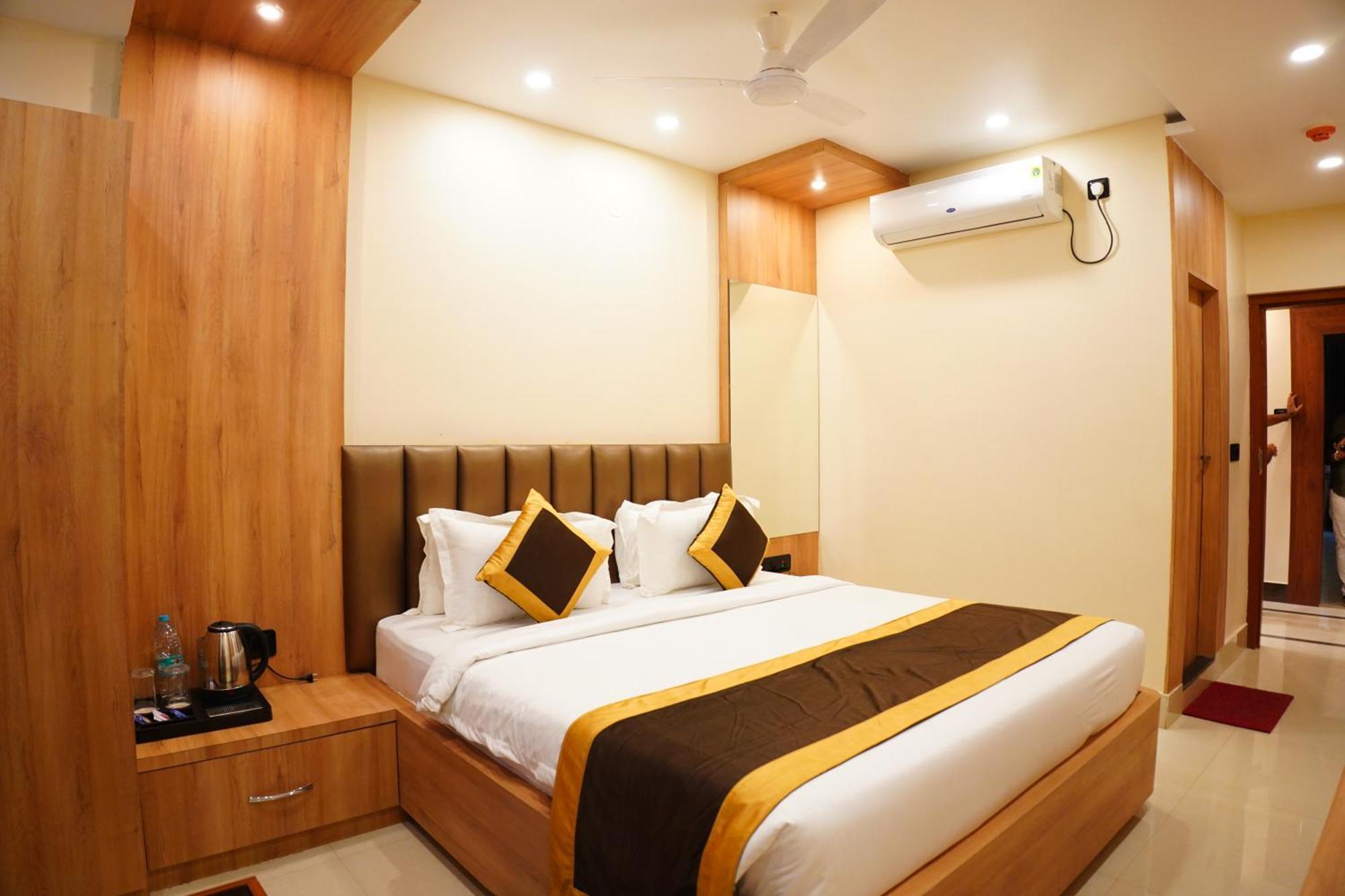 Hotel The Marutinandan Grand Deoghar Exteriér fotografie