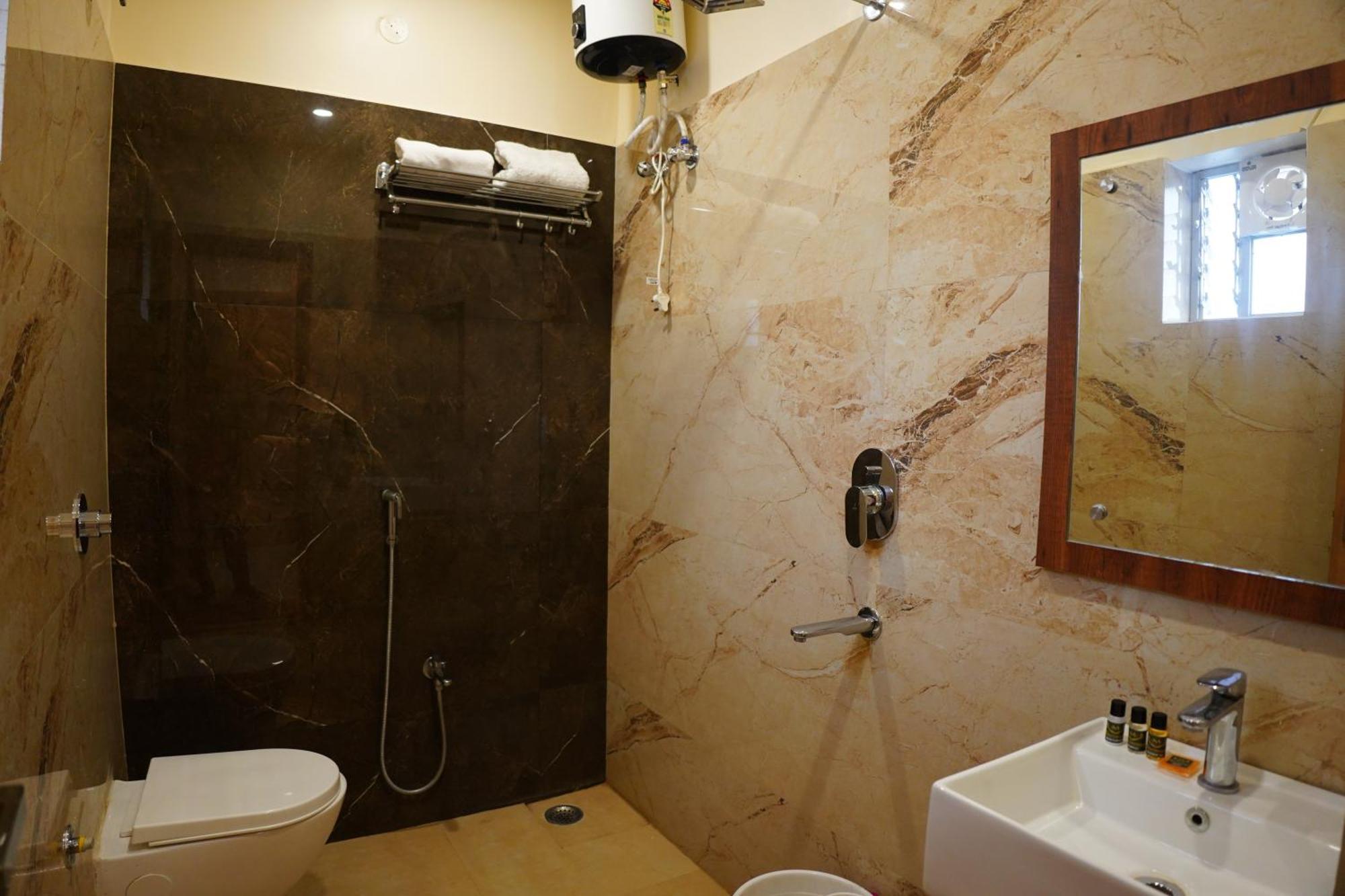 Hotel The Marutinandan Grand Deoghar Exteriér fotografie