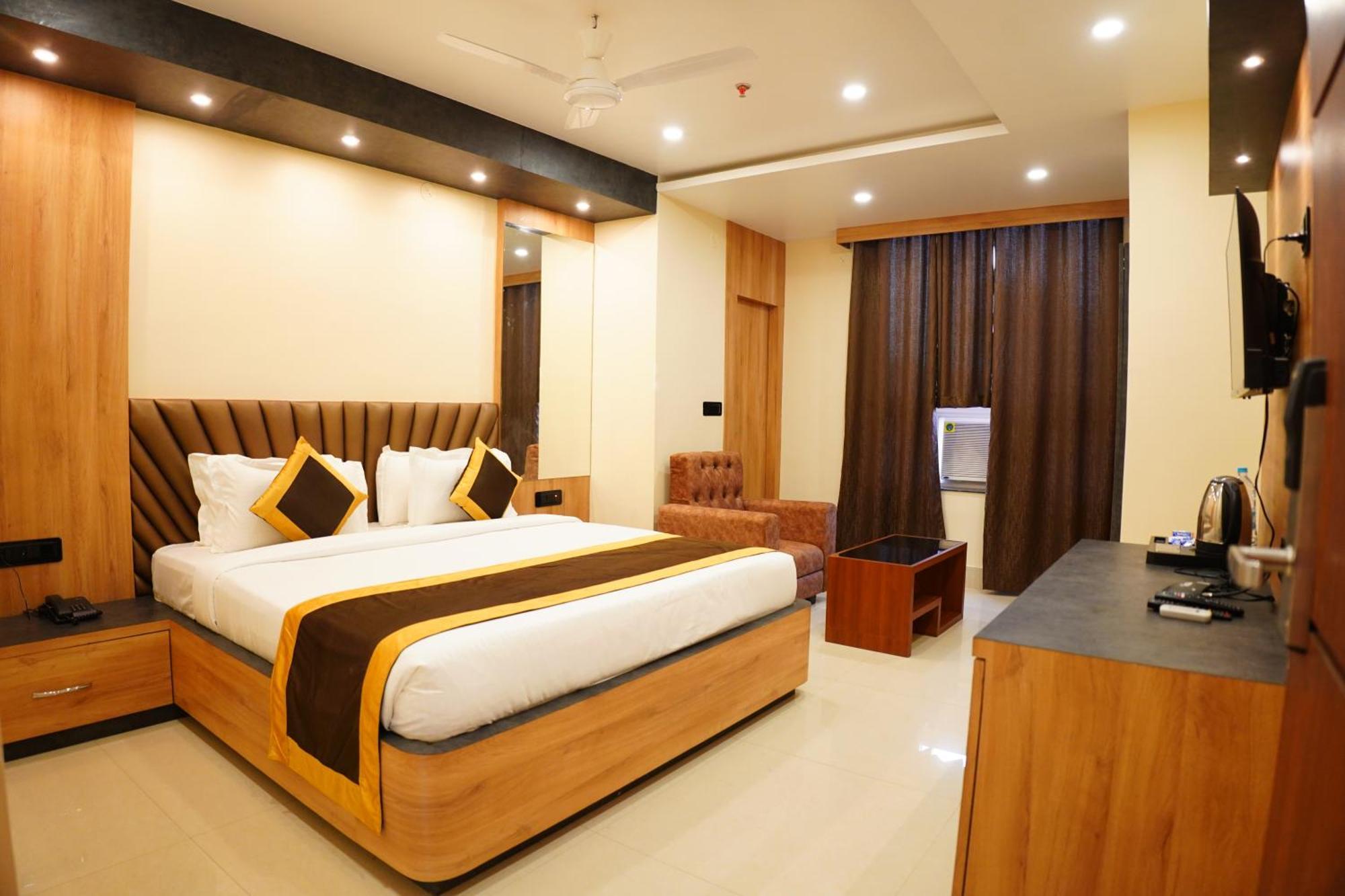 Hotel The Marutinandan Grand Deoghar Exteriér fotografie