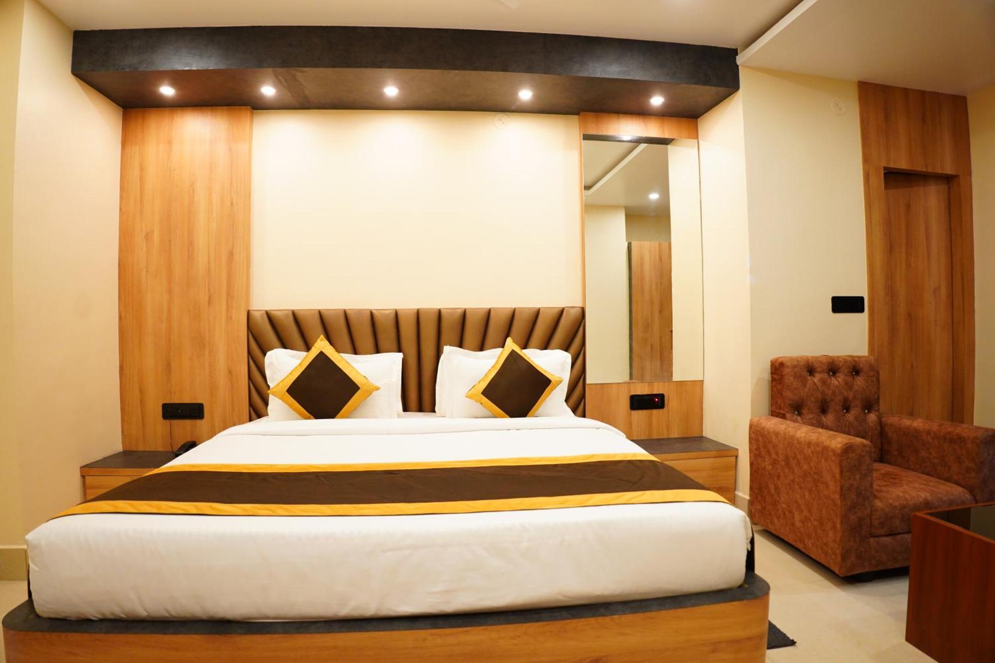 Hotel The Marutinandan Grand Deoghar Exteriér fotografie